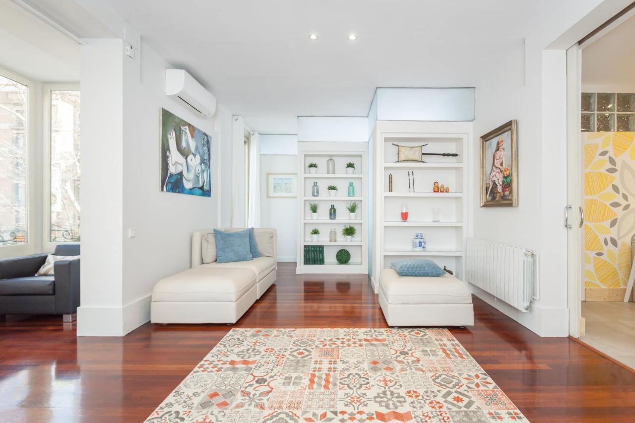 Appartamento Art House Granvia Barcellona Esterno foto
